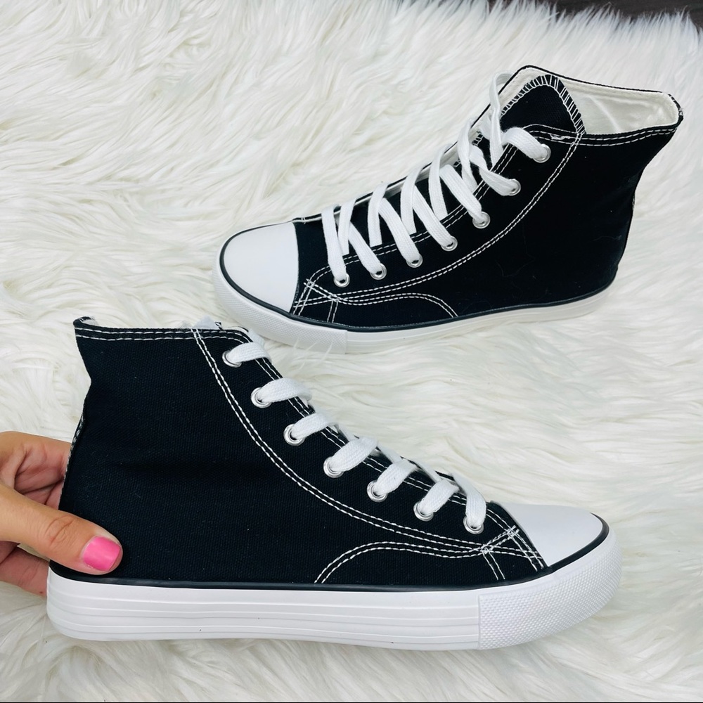 Black canvas high top sneaker - Picture 3 of 6